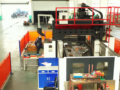 Taller de procesamiento CNC de piezas de alta precisión